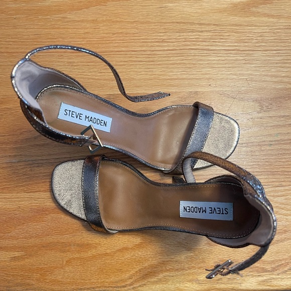Steve Madden Heels. New, never worn. - Picture 1 of 4